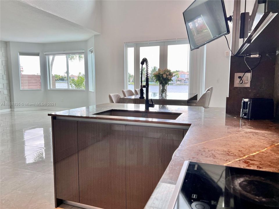 Недавно арендовано: $4,500 (4 спален, 3 ванн, 2312 Квадратных фут)