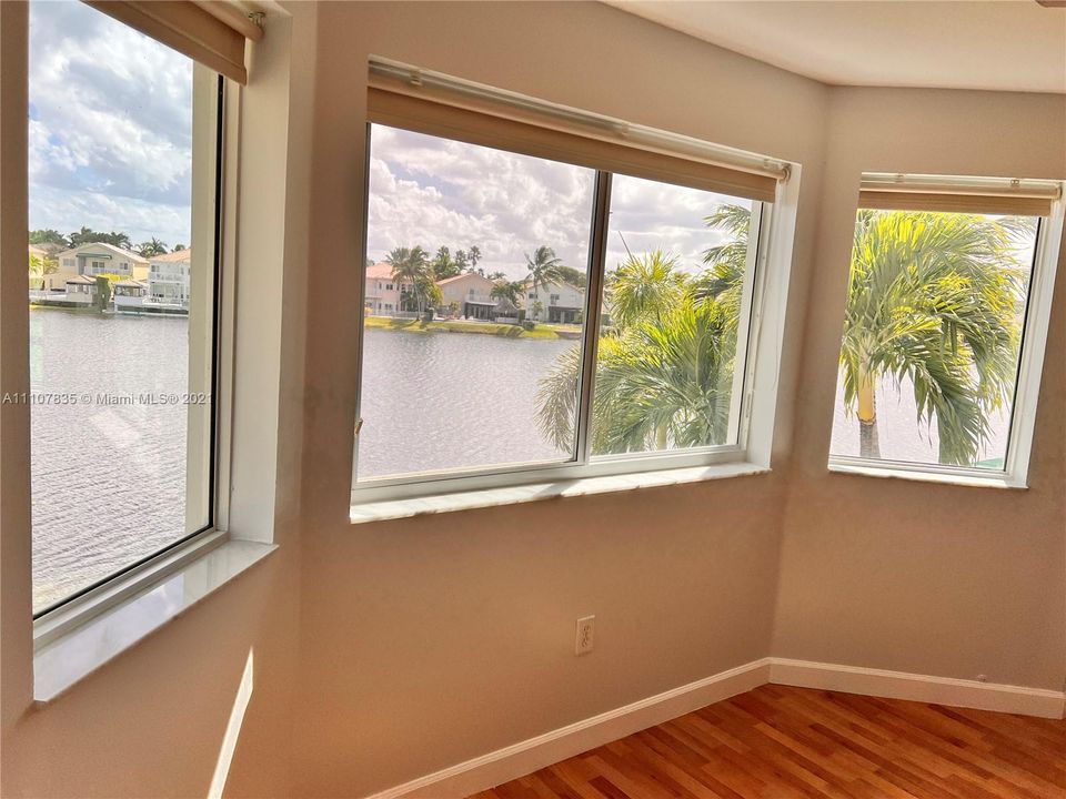 Недавно арендовано: $4,500 (4 спален, 3 ванн, 2312 Квадратных фут)