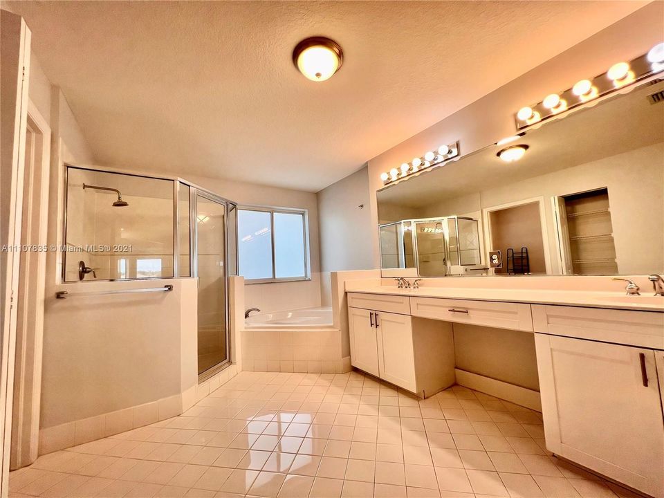 Недавно арендовано: $4,500 (4 спален, 3 ванн, 2312 Квадратных фут)