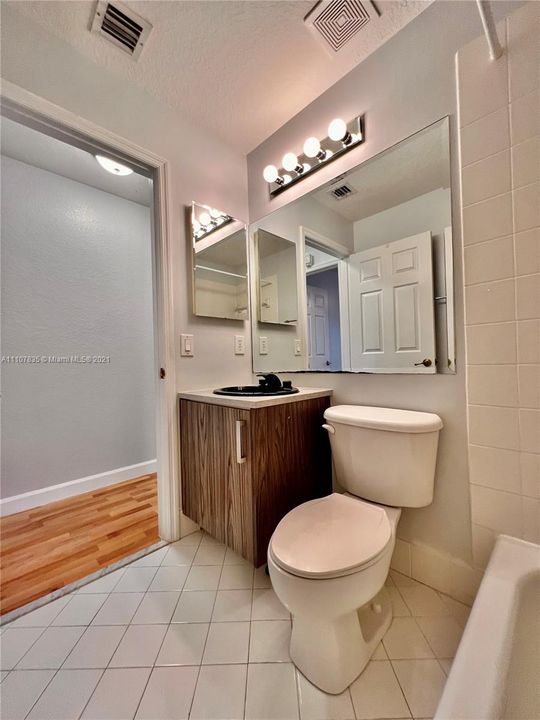 最近租的: $4,500 (4 贝兹, 3 浴室, 2312 平方英尺)