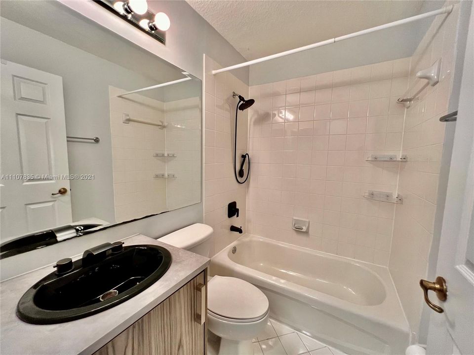 Недавно арендовано: $4,500 (4 спален, 3 ванн, 2312 Квадратных фут)