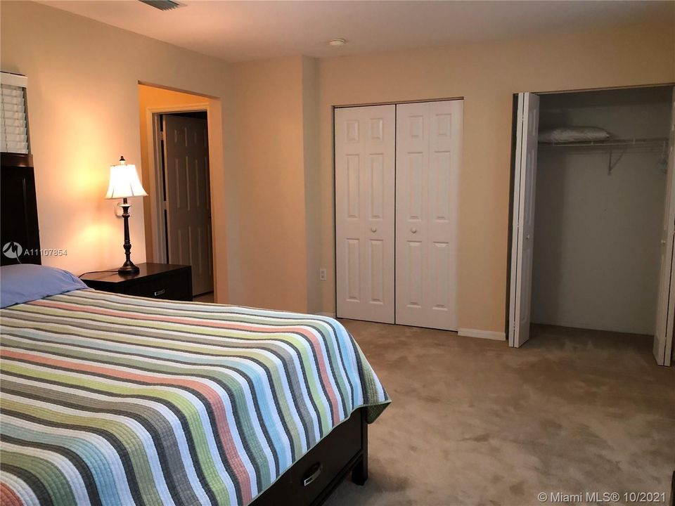 最近售出: $675,000 (2 贝兹, 3 浴室, 2211 平方英尺)