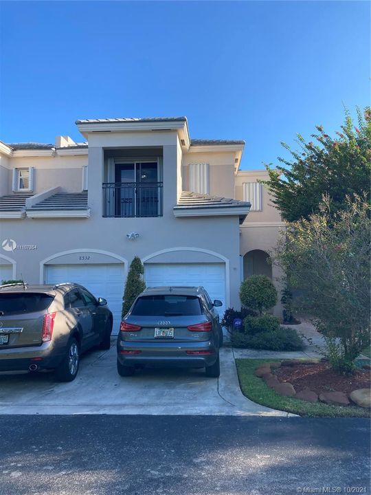 最近售出: $675,000 (2 贝兹, 3 浴室, 2211 平方英尺)