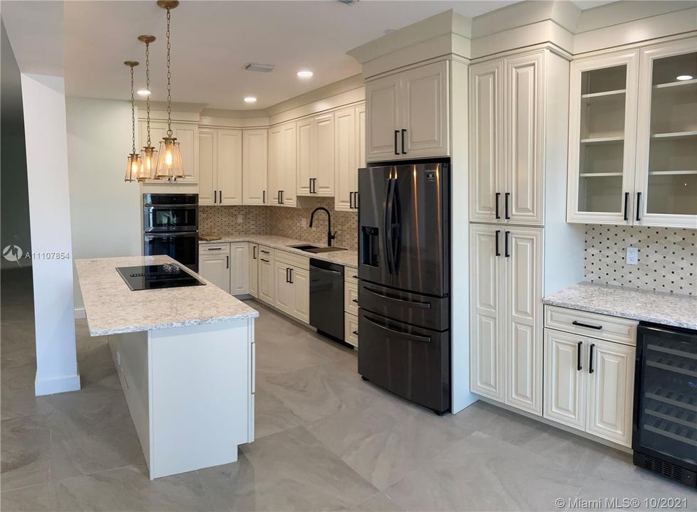 最近售出: $675,000 (2 贝兹, 3 浴室, 2211 平方英尺)