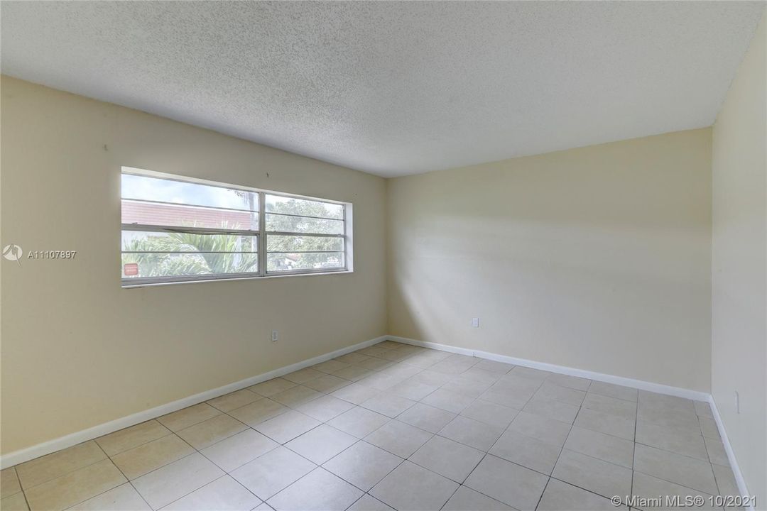 Recently Sold: $150,000 (2 beds, 2 baths, 1075 Square Feet)