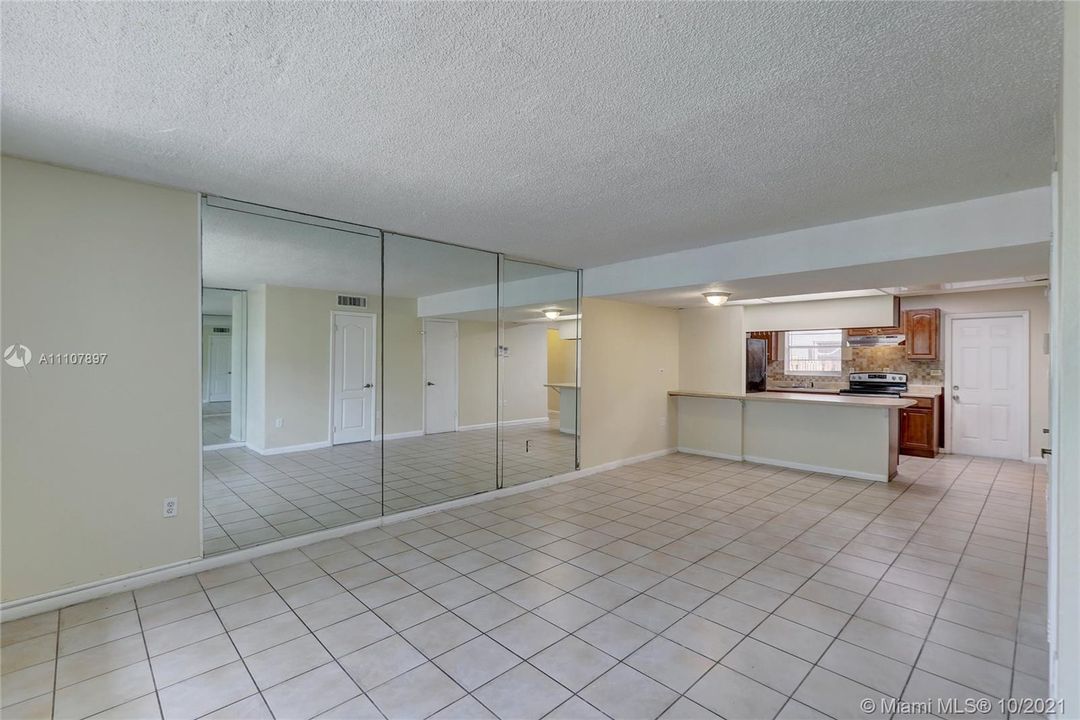 Recently Sold: $150,000 (2 beds, 2 baths, 1075 Square Feet)