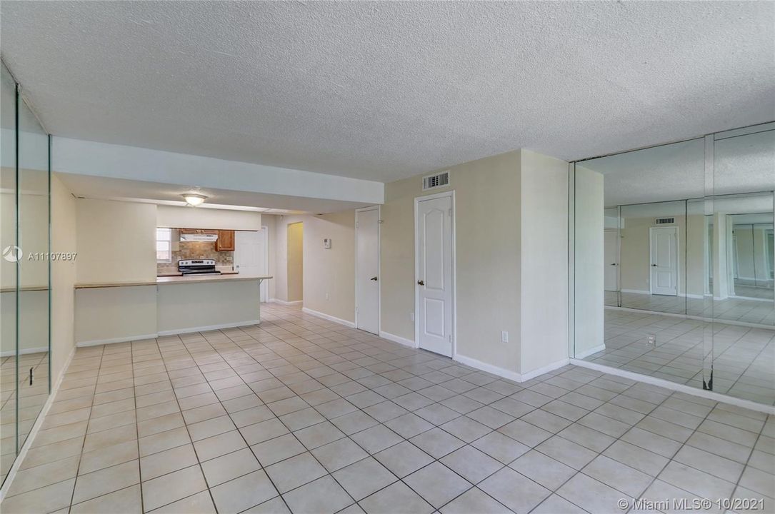 Recently Sold: $150,000 (2 beds, 2 baths, 1075 Square Feet)