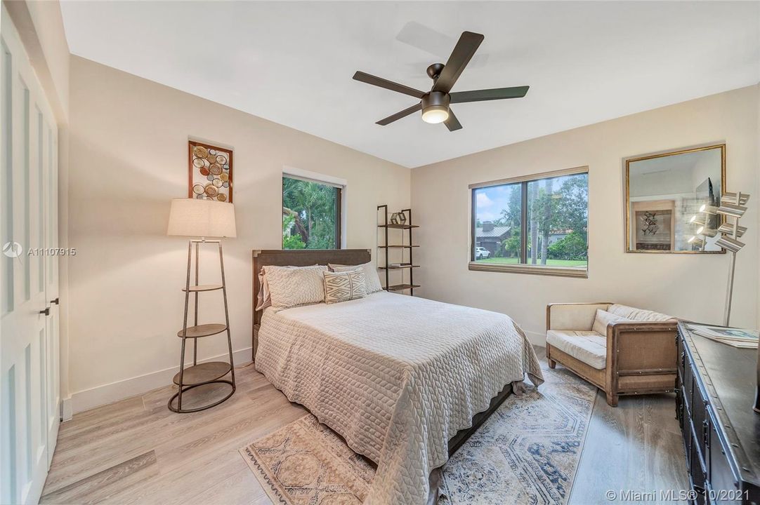 Recently Sold: $1,200,000 (3 beds, 2 baths, 1504 Square Feet)