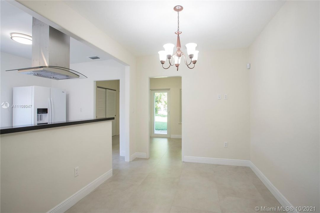 Recently Rented: $3,150 (2 beds, 2 baths, 1522 Square Feet)