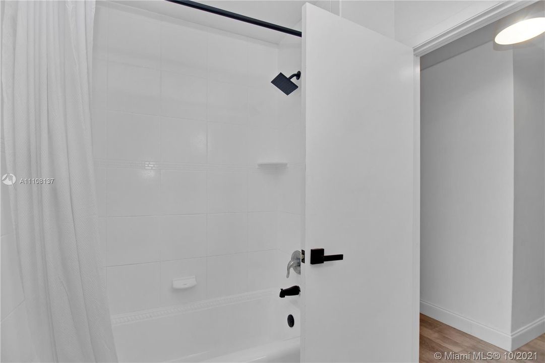 Недавно арендовано: $3,600 (4 спален, 2 ванн, 1982 Квадратных фут)