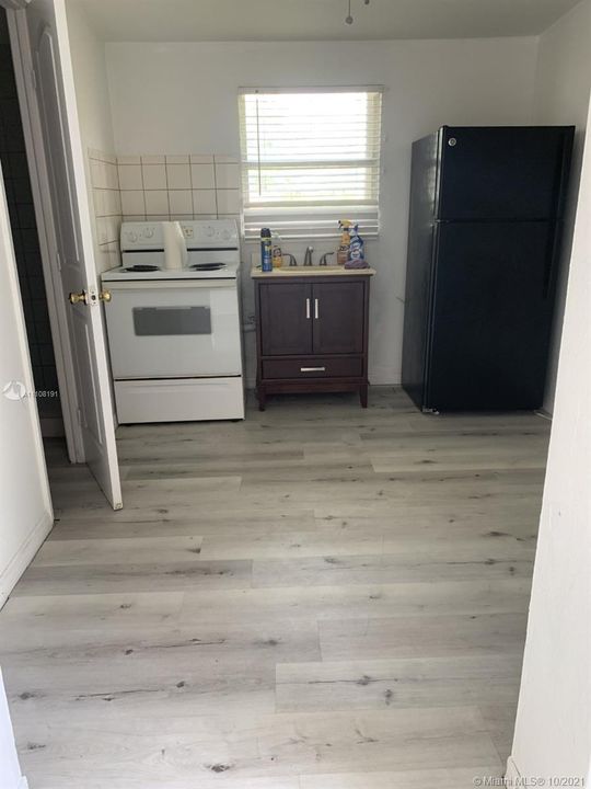Recently Rented: $800 (1 beds, 1 baths, 1698 Square Feet)