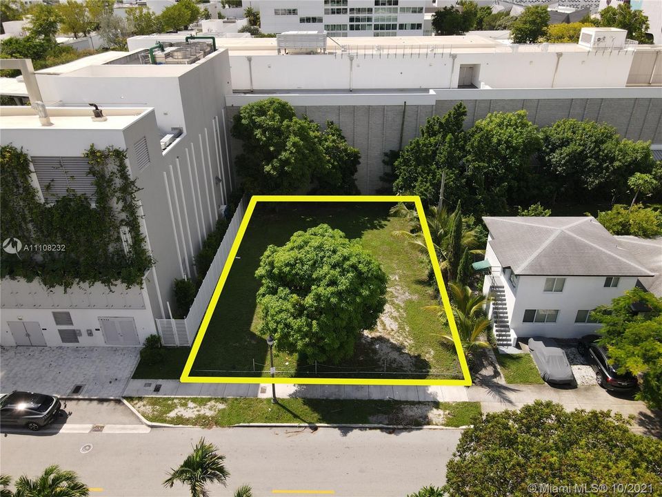 Recently Sold: $1,200,000 (6,000 sqft)