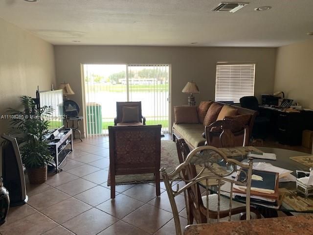 Recently Sold: $289,999 (2 beds, 2 baths, 1230 Square Feet)