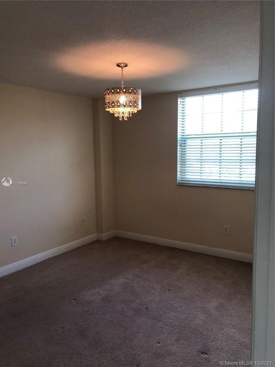 Recently Rented: $3,000 (2 beds, 2 baths, 1130 Square Feet)