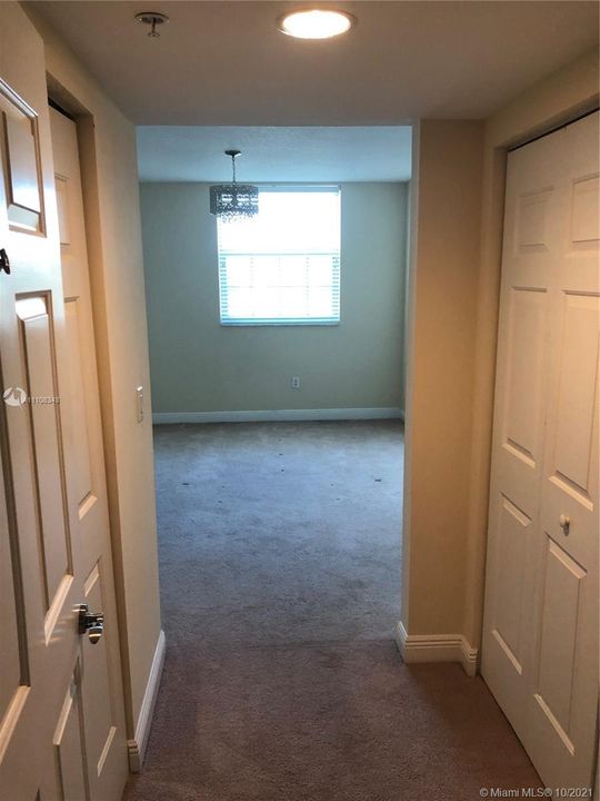 Recently Rented: $3,000 (2 beds, 2 baths, 1130 Square Feet)