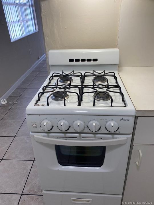 Recently Rented: $1,700 (2 beds, 2 baths, 915 Square Feet)