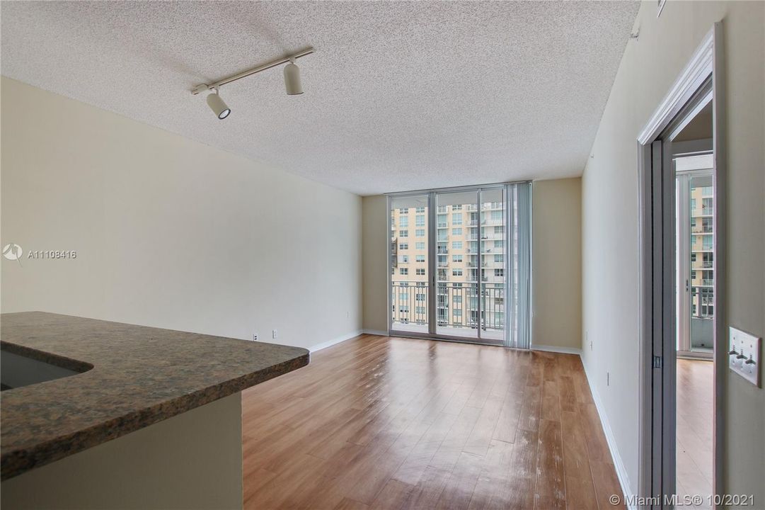 Recientemente alquilado: $3,024 (1 camas, 1 baños, 928 Pies cuadrados)