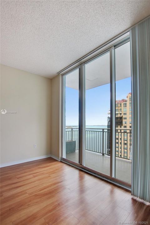 Recientemente alquilado: $3,024 (1 camas, 1 baños, 928 Pies cuadrados)