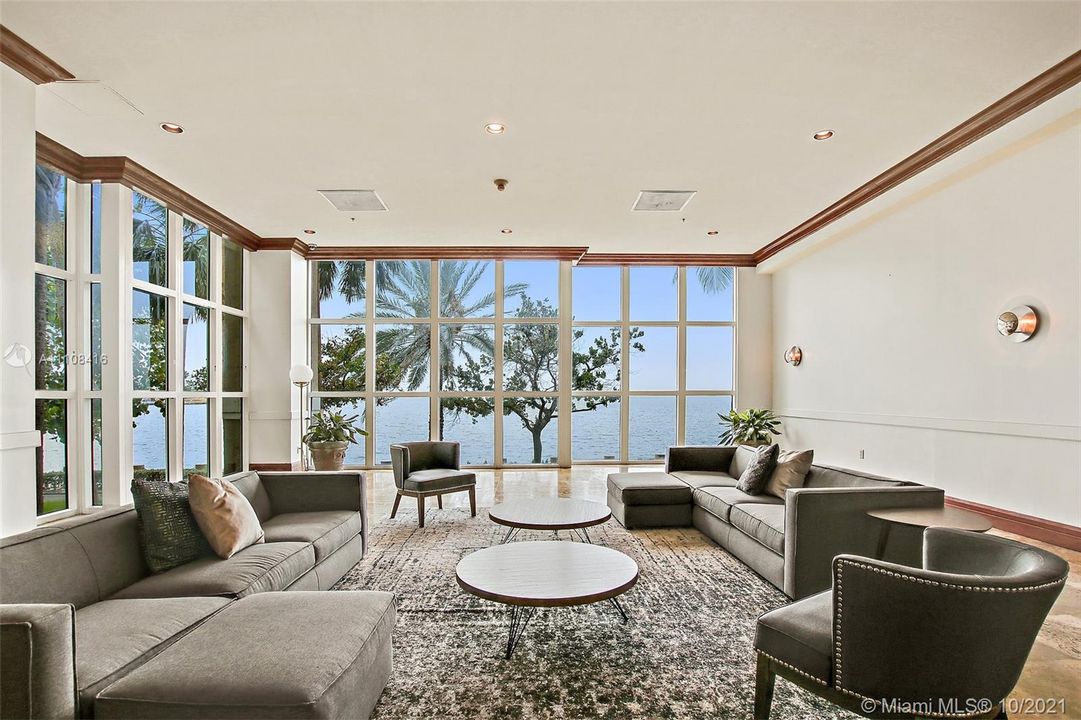 Recientemente alquilado: $3,024 (1 camas, 1 baños, 928 Pies cuadrados)