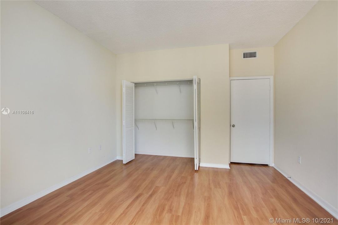 Recientemente alquilado: $3,024 (1 camas, 1 baños, 928 Pies cuadrados)