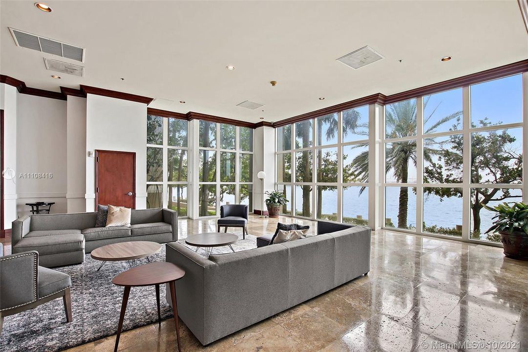 Recientemente alquilado: $3,024 (1 camas, 1 baños, 928 Pies cuadrados)