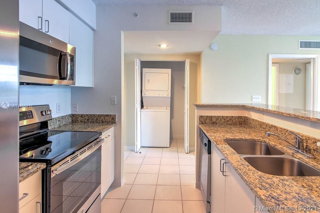 Recientemente alquilado: $3,024 (1 camas, 1 baños, 928 Pies cuadrados)