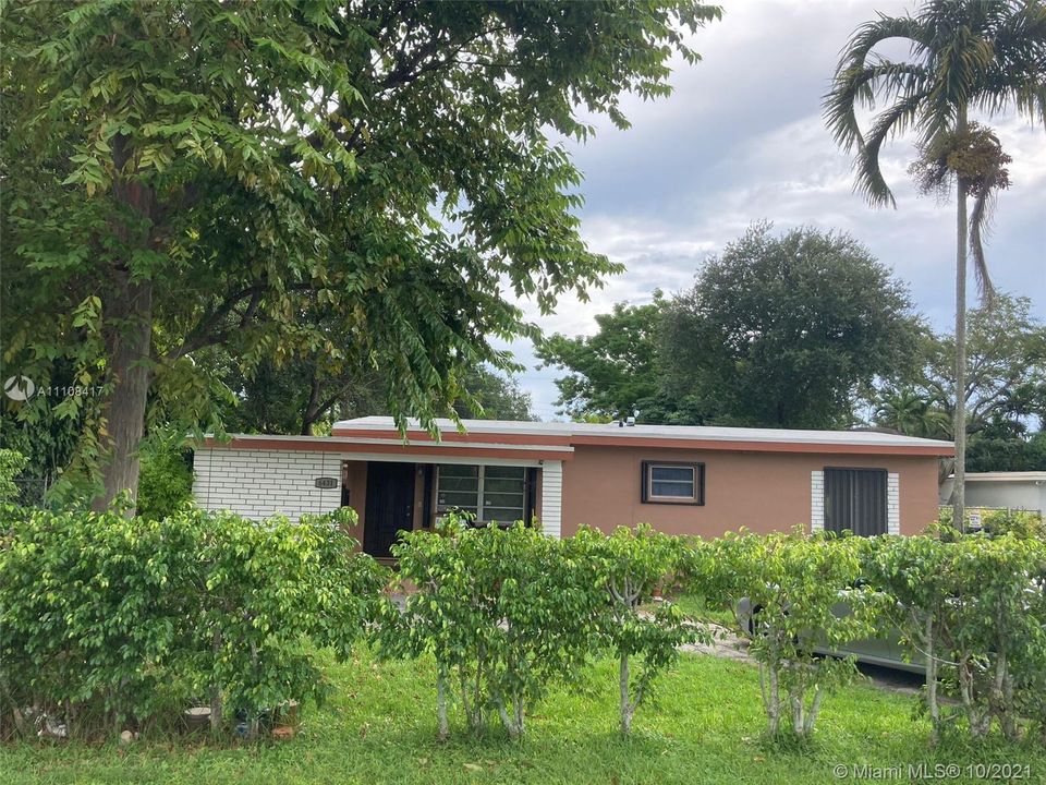 Recently Sold: $580,000 (3 beds, 1 baths, 1600 Square Feet)
