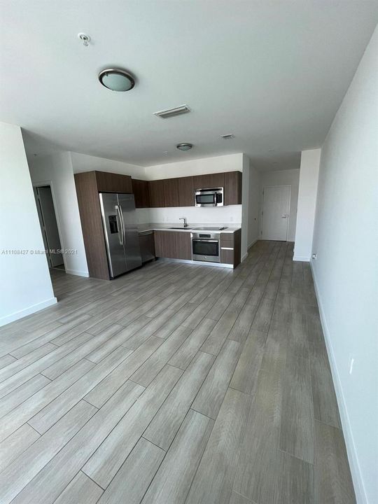 Recently Sold: $574,900 (2 beds, 2 baths, 912 Square Feet)
