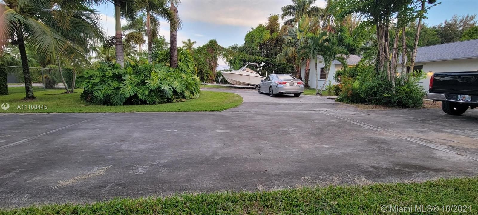 Recently Sold: $650,000 (4 beds, 3 baths, 2572 Square Feet)
