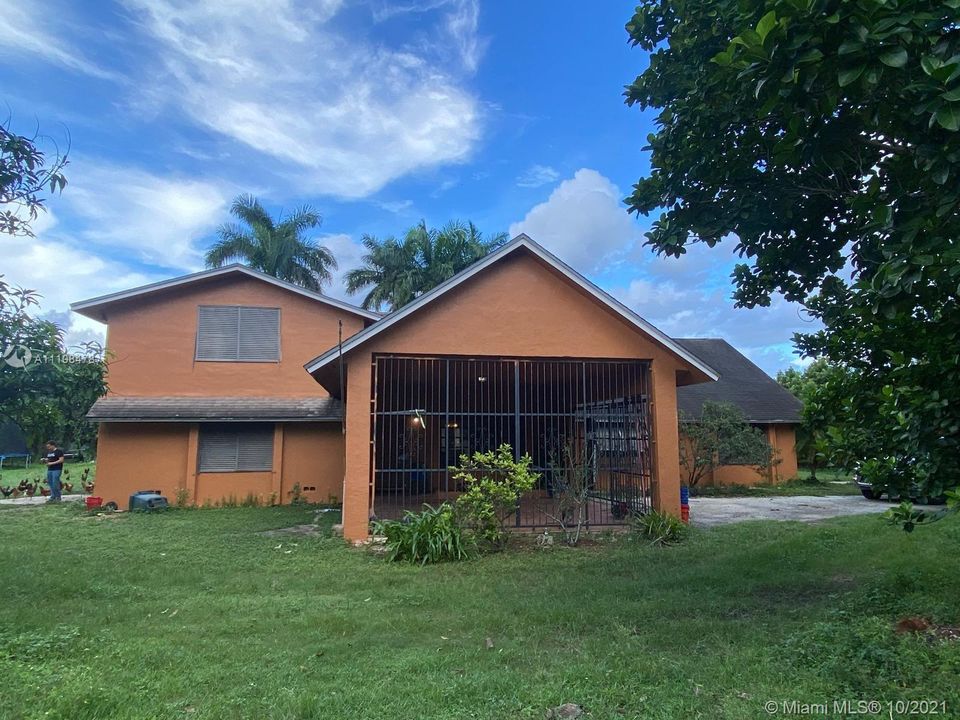 Recently Sold: $1,250,000 (4 beds, 2 baths, 3079 Square Feet)