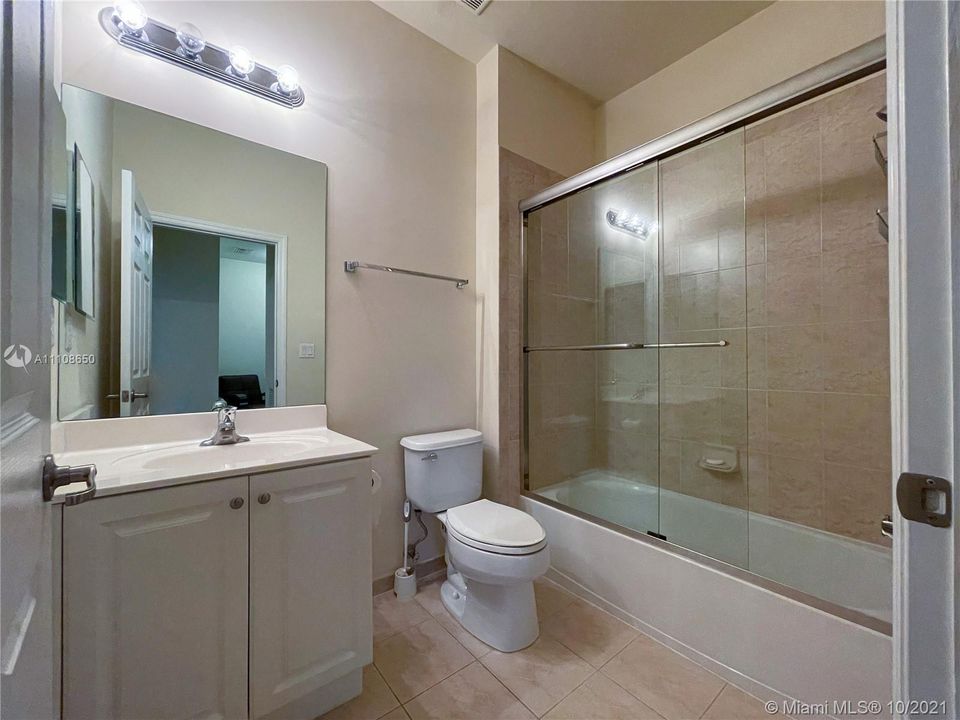 最近租的: $2,950 (3 贝兹, 2 浴室, 1964 平方英尺)