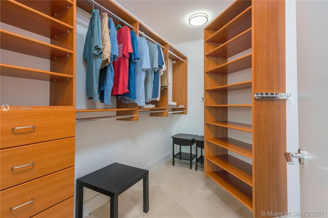 En Venta: $2,595,000 (2 camas, 2 baños, 1700 Pies cuadrados)