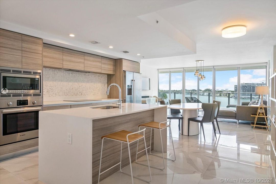 Recently Sold: $1,250,000 (3 beds, 3 baths, 1538 Square Feet)