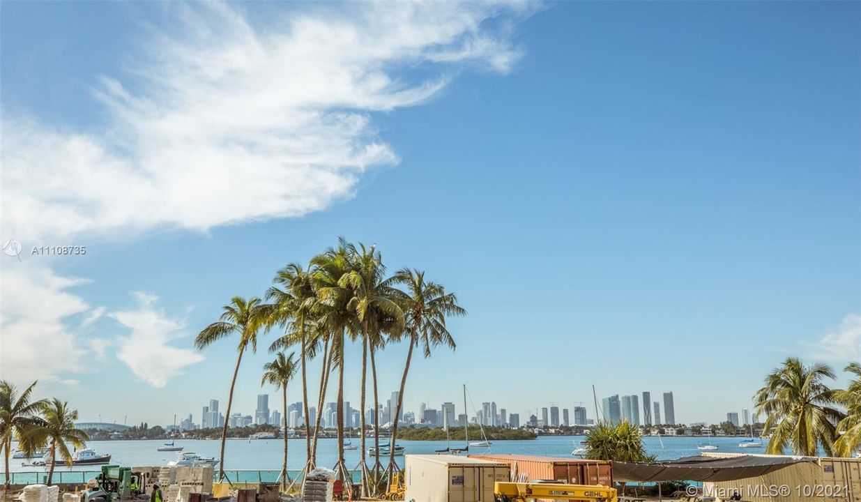 Recently Rented: $3,049 (1 beds, 1 baths, 865 Square Feet)