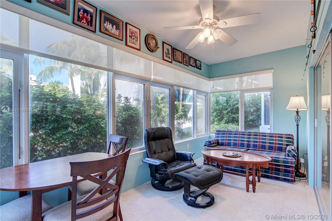 最近售出: $265,000 (1 贝兹, 1 浴室, 858 平方英尺)