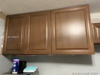 TOP KITCHEN CABINET