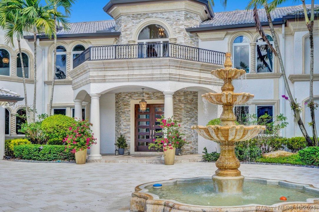 Recently Sold: $3,199,000 (6 beds, 7 baths, 7636 Square Feet)