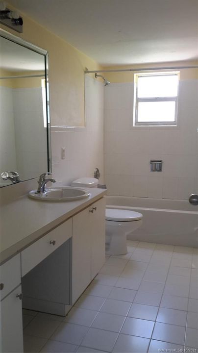 Недавно арендовано: $1,850 (2 спален, 2 ванн, 1020 Квадратных фут)