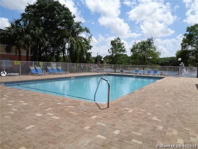Recently Sold: $190,000 (1 beds, 1 baths, 659 Square Feet)