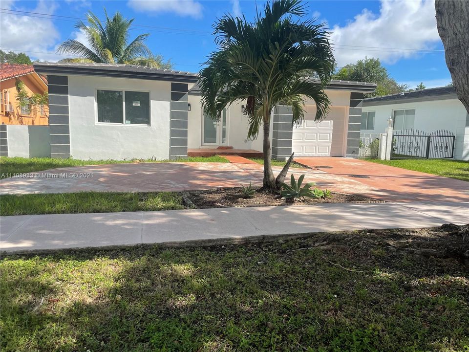 Recently Sold: $750,000 (4 beds, 2 baths, 1407 Square Feet)