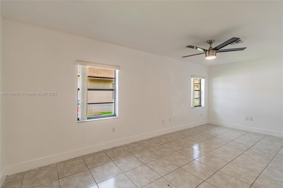 Недавно продано: $550,000 (0 спален, 0 ванн, 2496 Квадратных фут)