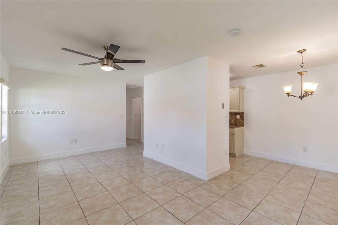 Недавно продано: $550,000 (0 спален, 0 ванн, 2496 Квадратных фут)