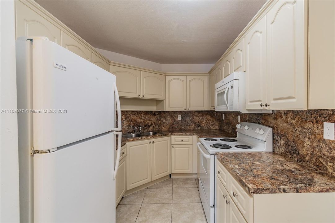 Недавно продано: $550,000 (0 спален, 0 ванн, 2496 Квадратных фут)