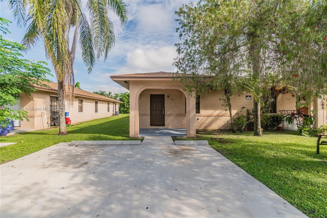 Недавно продано: $550,000 (0 спален, 0 ванн, 2560 Квадратных фут)