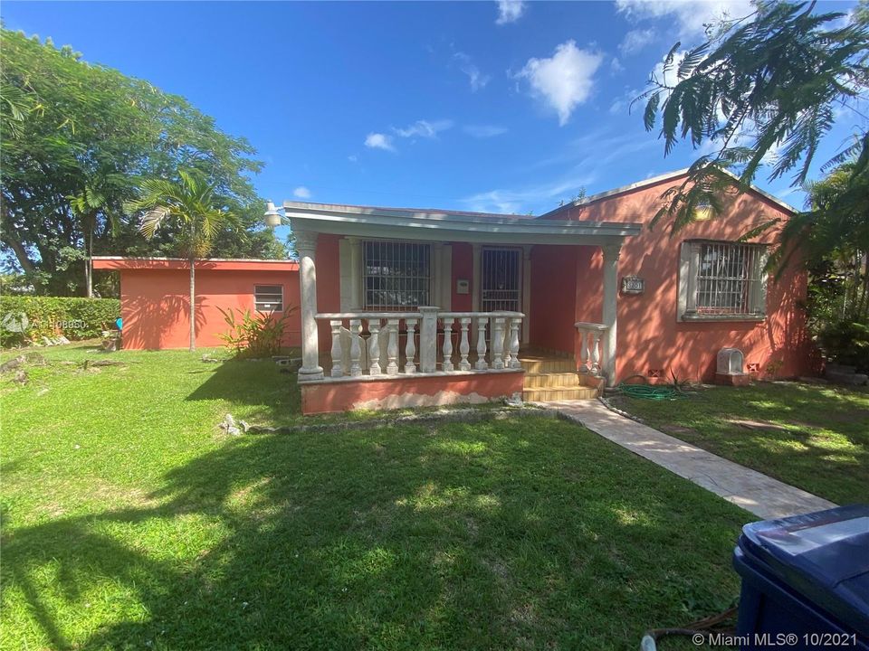 Recently Sold: $602,000 (4 beds, 3 baths, 1760 Square Feet)