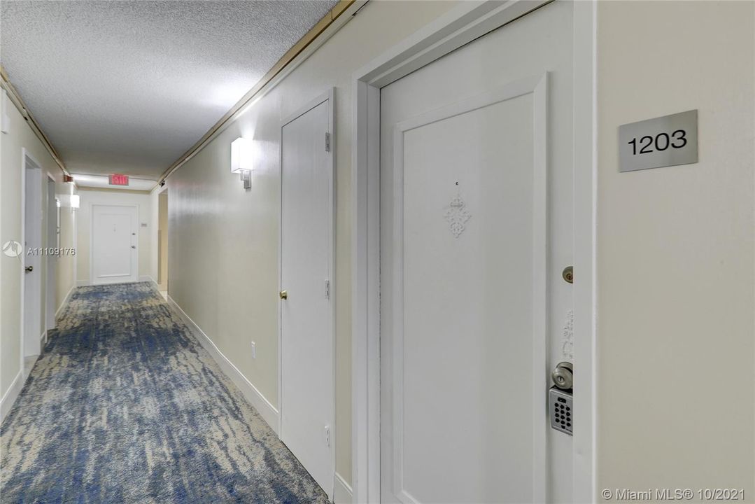 Recently Sold: $209,000 (1 beds, 1 baths, 1005 Square Feet)