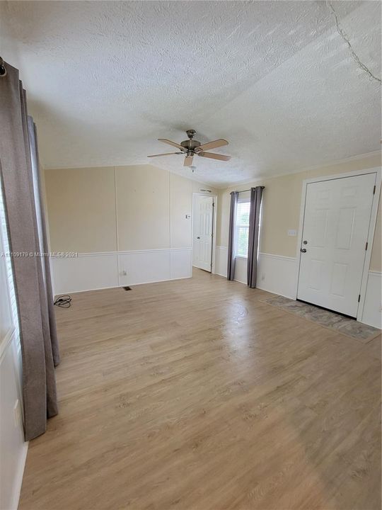 Recently Sold: $87,000 (2 beds, 1 baths, 672 Square Feet)