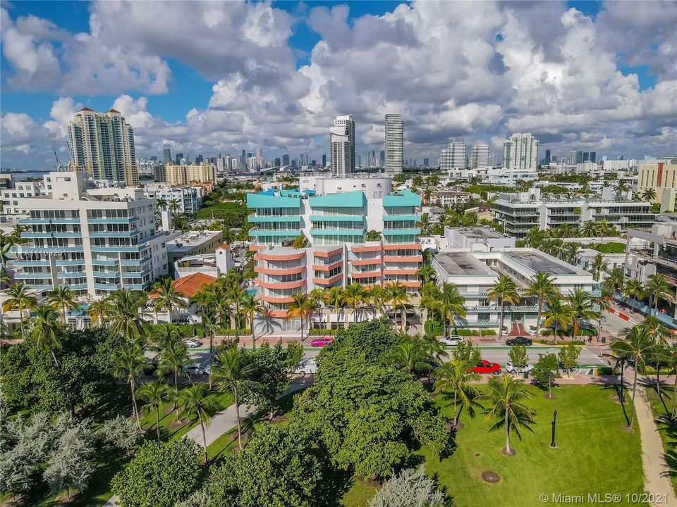 Recently Sold: $1,250,000 (2 beds, 2 baths, 1226 Square Feet)