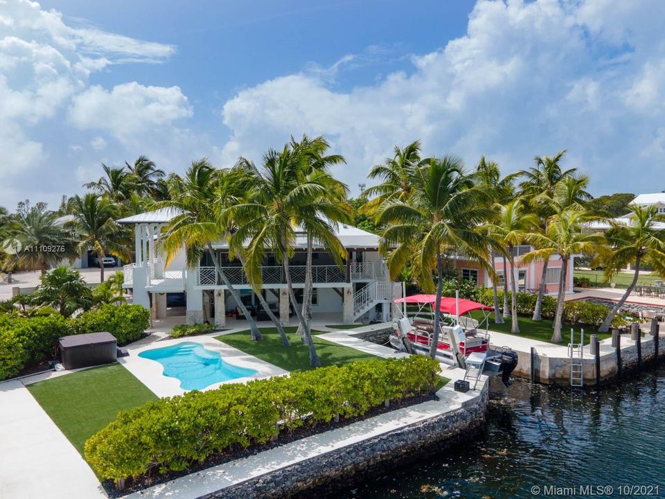 Recently Sold: $2,750,000 (5 beds, 4 baths, 3458 Square Feet)