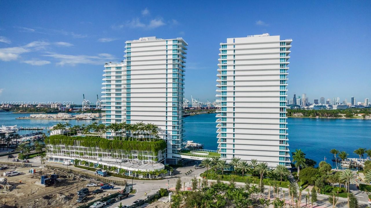 Recently Sold: $1,250,000 (2 beds, 2 baths, 1252 Square Feet)